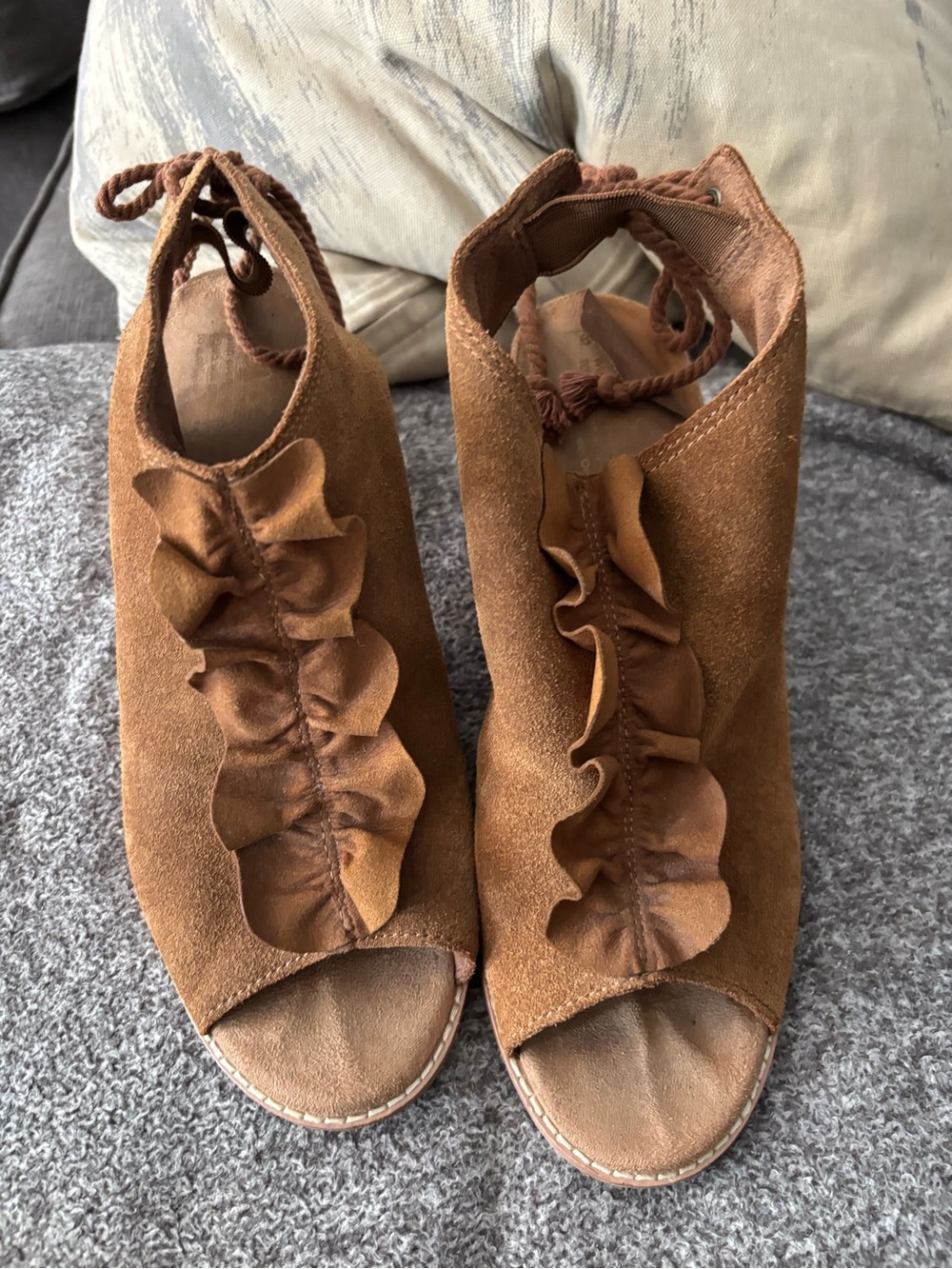 Toms  Elba Ruffle Bootie Slingback Brown Leather Block Heels sandals